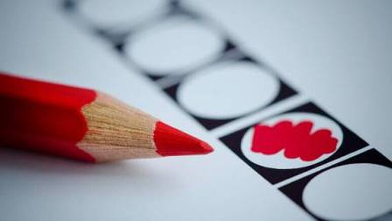 roodpotlood en stembiljet