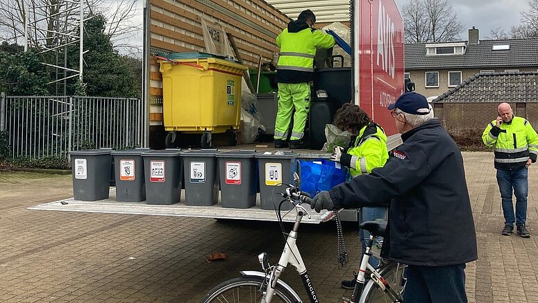 inleveren spullen bij vrachtwagen GRIP