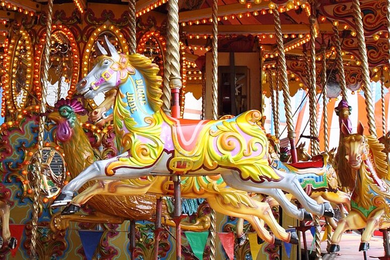 Draaimolen op kermis